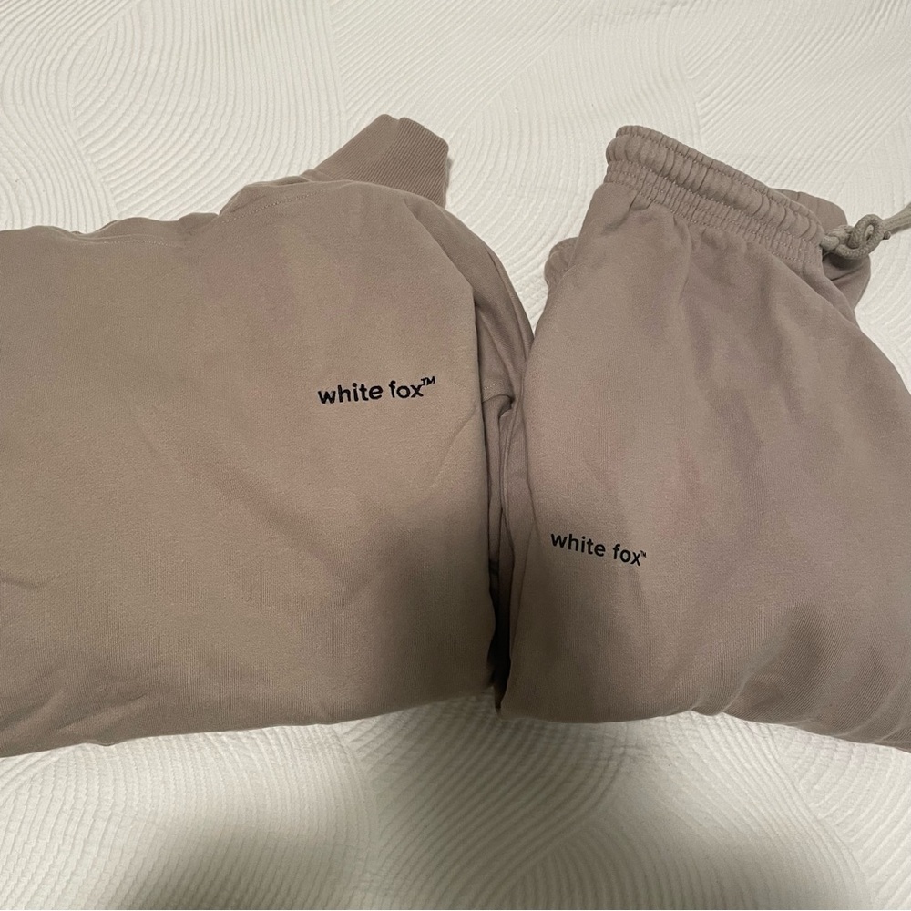 White Fox Sweat Set - Hoodie and Sweatpants - Taupe - S/M